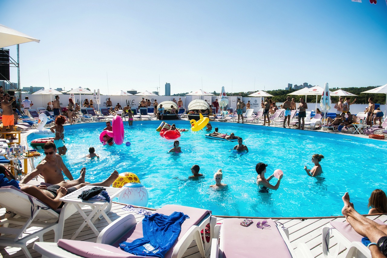 City Beach Club - Пляжі з басейном в Києві City Beach Club - Лучшие пляжи с бассейном в Киеве: куда поехать и сколько стоит