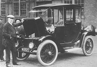 Томас Едісон близько електромобіля - 1912 й рік