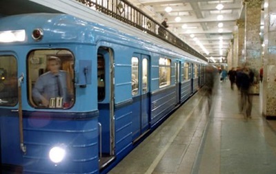 Метро працює, станції Хрещатик і Майдан Незалежності 21 лютого залишаться закритими Метро работает, станции Крещатик и Майдан Незалежности 21 февраля останутся закрытыми