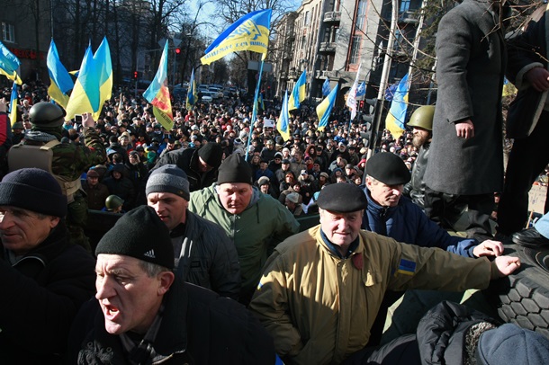 Как на войне. Фотохроники событий в Киеве 18 февраля