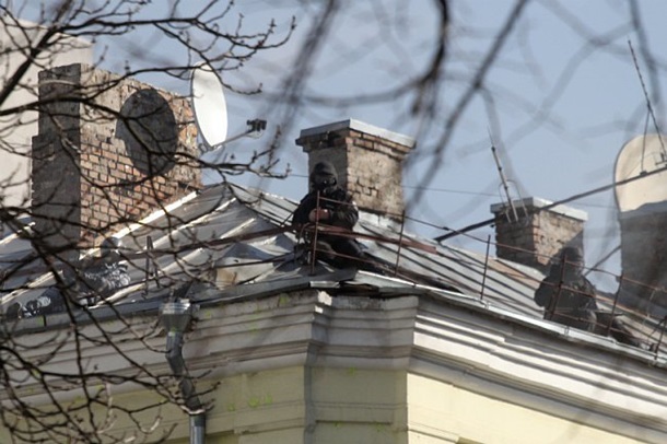 Противостояние на крышах в правительственном квартале