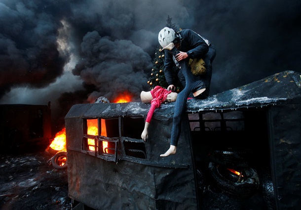 П'ятий день протистояння на Грушевського. Фото-відерепортажі 23 січня Пятый день противостояния на Грушевского. Фото-видерепортажи 23 января