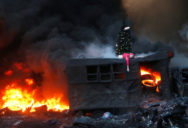 П'ятий день протистояння на Грушевського. Фото-відерепортажі 23 січня Пятый день противостояния на Грушевского. Фото-видерепортажи 23 января