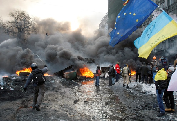 П'ятий день протистояння на Грушевського. Фото-відерепортажі 23 січня Пятый день противостояния на Грушевского. Фото-видерепортажи 23 января