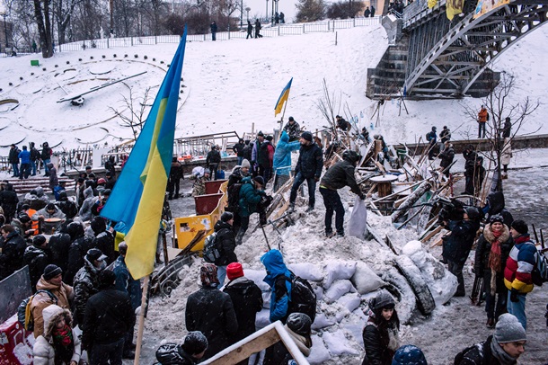 21 листопада Україна відзначає річницю початку Майдану Переваги 21 ноября Украина отмечает годовщину начала Майдана Достоинства