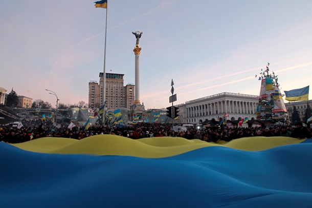 21 листопада Україна відзначає річницю початку Майдану Переваги 21 ноября Украина отмечает годовщину начала Майдана Достоинства