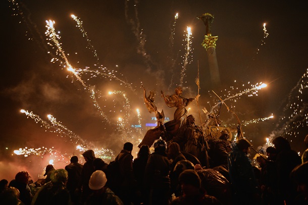 21 листопада Україна відзначає річницю початку Майдану Переваги 21 ноября Украина отмечает годовщину начала Майдана Достоинства