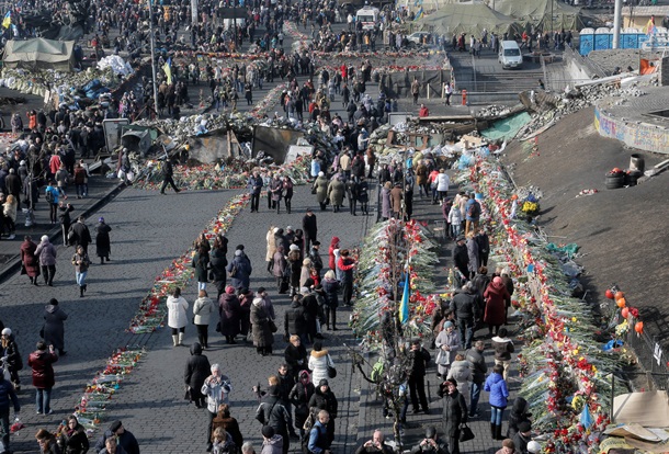 21 листопада Україна відзначає річницю початку Майдану Переваги 21 ноября Украина отмечает годовщину начала Майдана Достоинства
