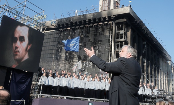 21 листопада Україна відзначає річницю початку Майдану Переваги 21 ноября Украина отмечает годовщину начала Майдана Достоинства