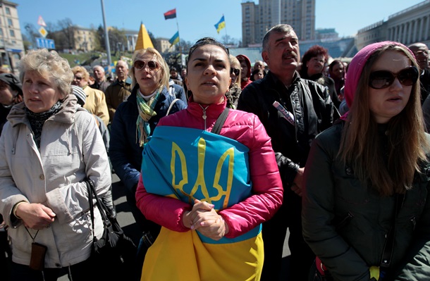 21 листопада Україна відзначає річницю початку Майдану Переваги 21 ноября Украина отмечает годовщину начала Майдана Достоинства