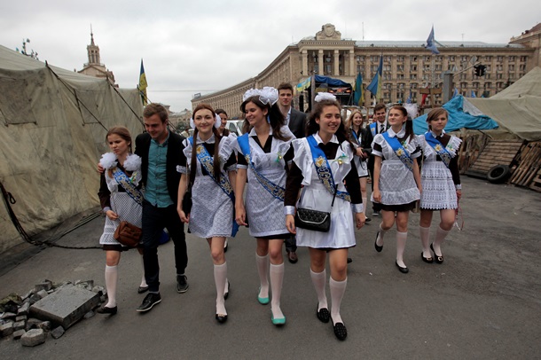 21 листопада Україна відзначає річницю початку Майдану Переваги 21 ноября Украина отмечает годовщину начала Майдана Достоинства