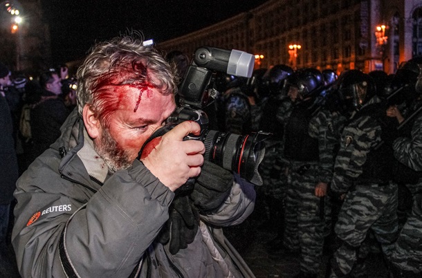 21 листопада Україна відзначає річницю початку Майдану Переваги 21 ноября Украина отмечает годовщину начала Майдана Достоинства
