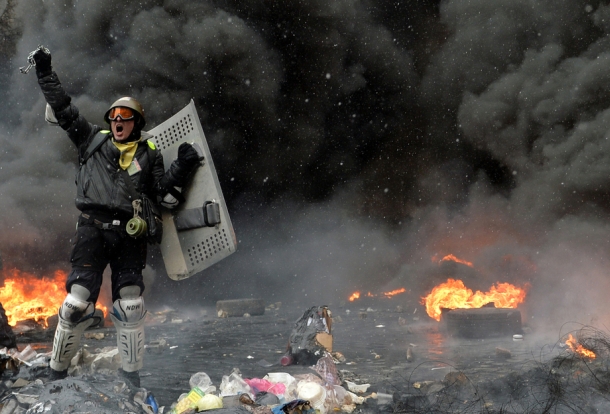 НА СТЕЖЦІ ВІЙНИ: Неймовірні фотографії з поля битви в м.Київ НА ТРОПЕ ВОЙНЫ: Невероятные фотографии с поля битвы в г.Киев