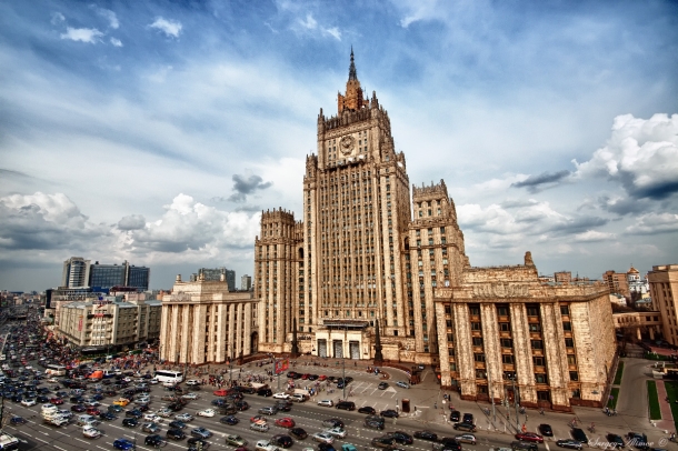 Росія висунула Україні низку умов: нова федеративна конституція і відділення Криму Россия выдвинула Украине ряд условий: новая федеративная конституция и отделение Крыма