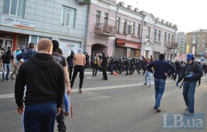 У Харкові після бійки з ультрас вісім госпіталізованих: сепаратисти напали з палицями, цеглою і зброєю. ФОТОрепортаж + ВІДЕО